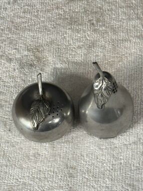 Vintage Kirk Stieff Pewter Pear and Apple Salt &Pepper Shakers Set